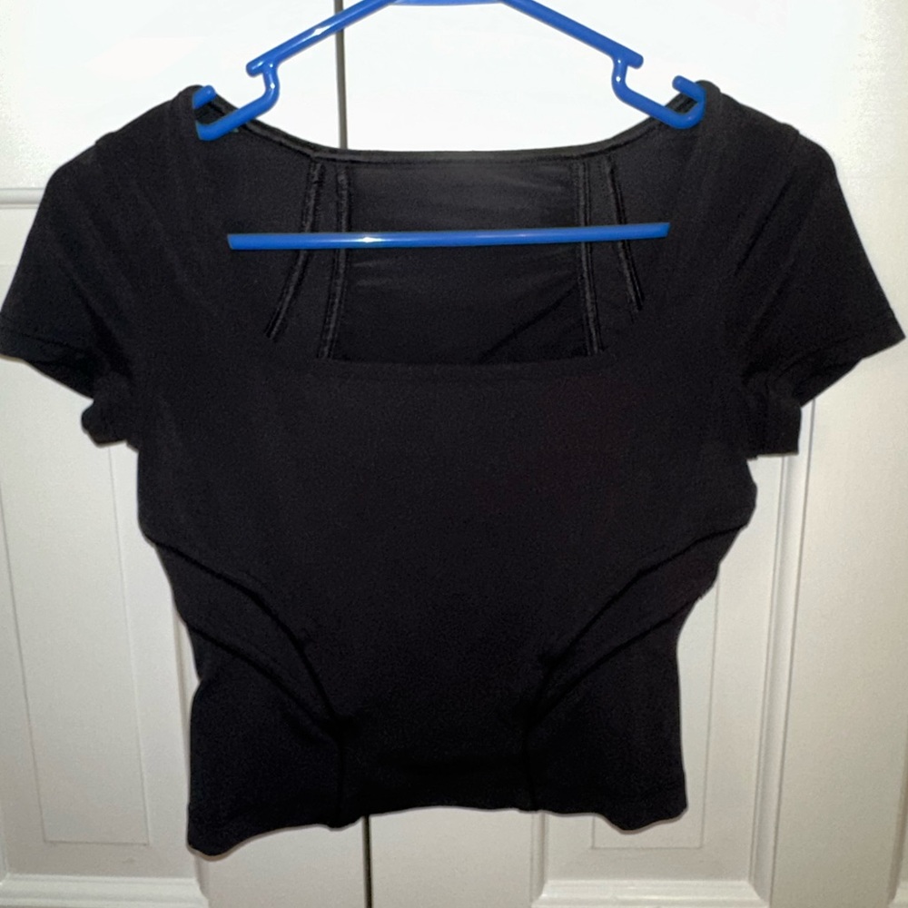 Lululemon Black Cropped Top